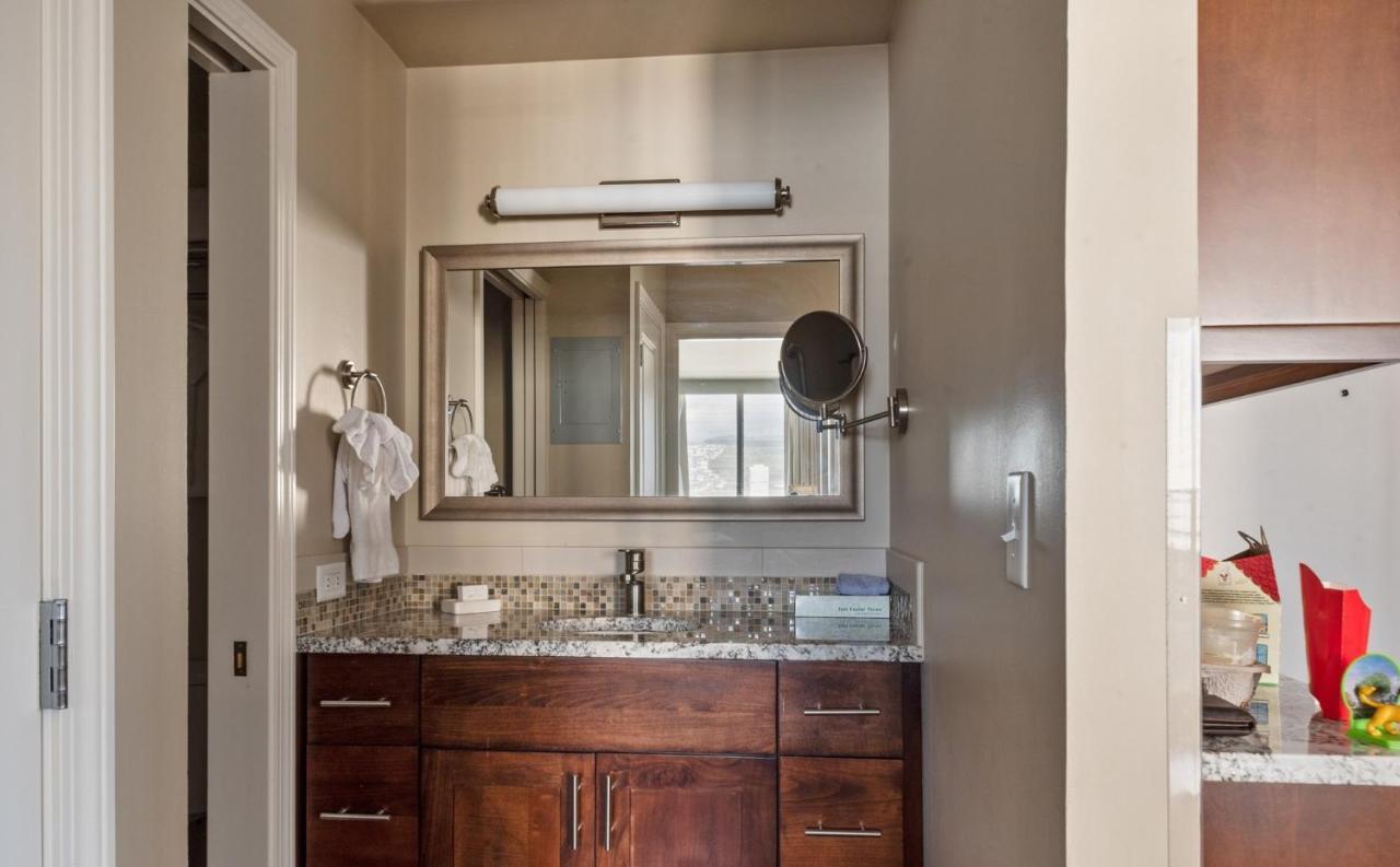 Private One Bedroom Condo, With Corporate Rental Car Savings Code Included, Free Onsite Parking Honolulu Buitenkant foto