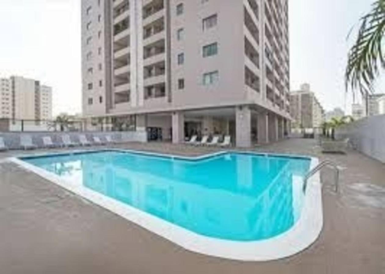 Private One Bedroom Condo, With Corporate Rental Car Savings Code Included, Free Onsite Parking Honolulu Buitenkant foto