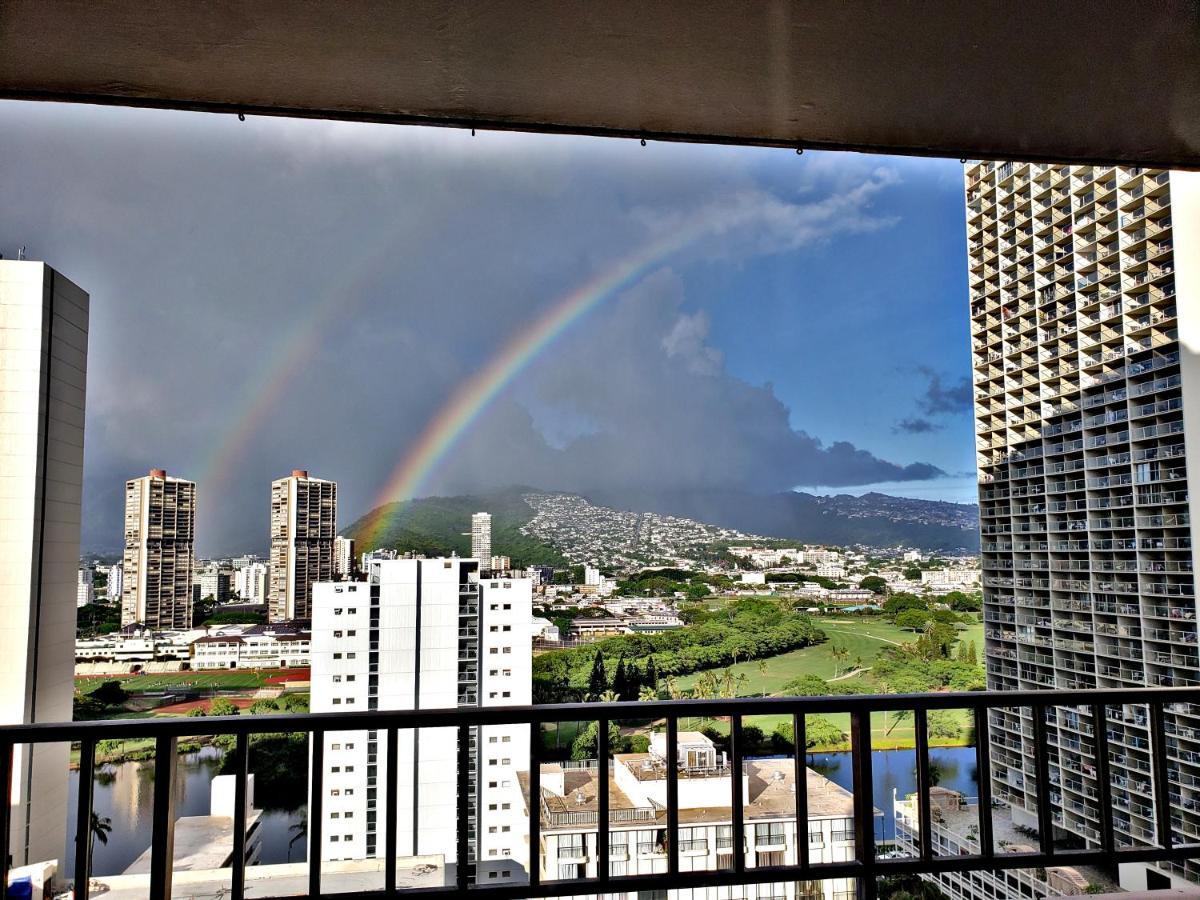 Private One Bedroom Condo, With Corporate Rental Car Savings Code Included, Free Onsite Parking Honolulu Buitenkant foto
